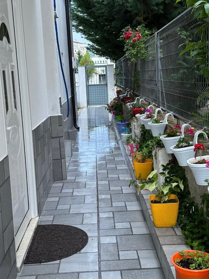 Villa Likaj Berat Luaran gambar