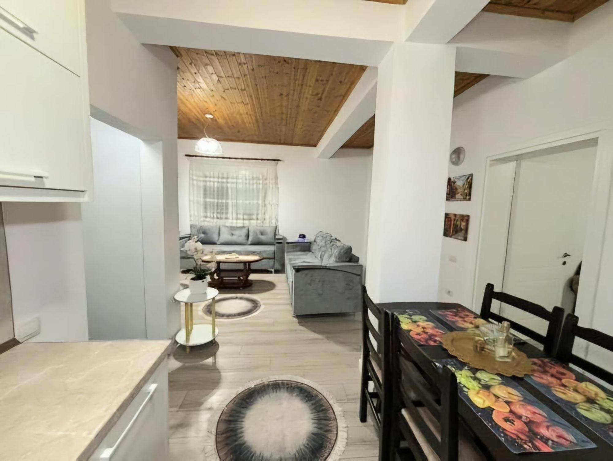 Villa Likaj Berat Luaran gambar
