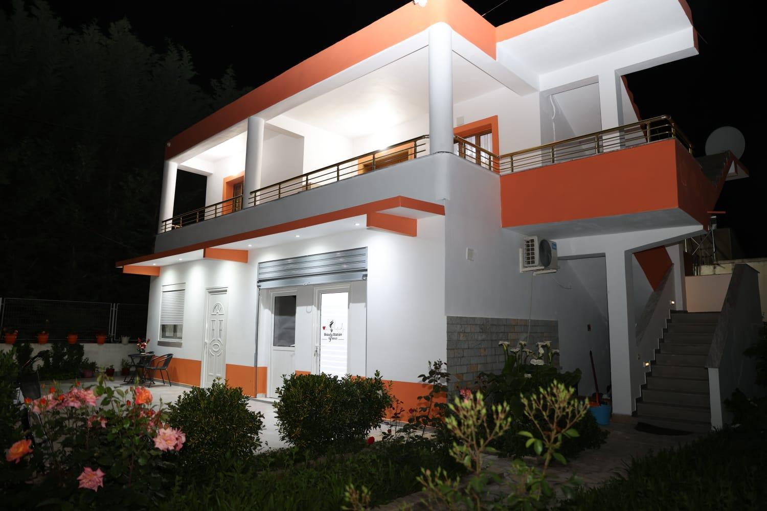 Villa Likaj Berat Luaran gambar